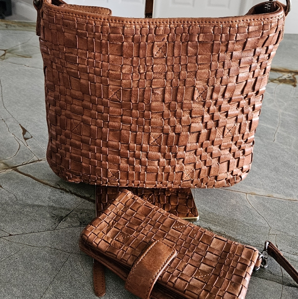 Woven Crossbody Bag with Matching Wallet in Brown